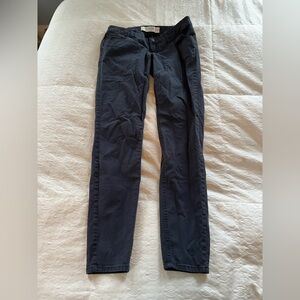 Women’s Abercrombie & Fitch navy blue Pants size 6 / 28